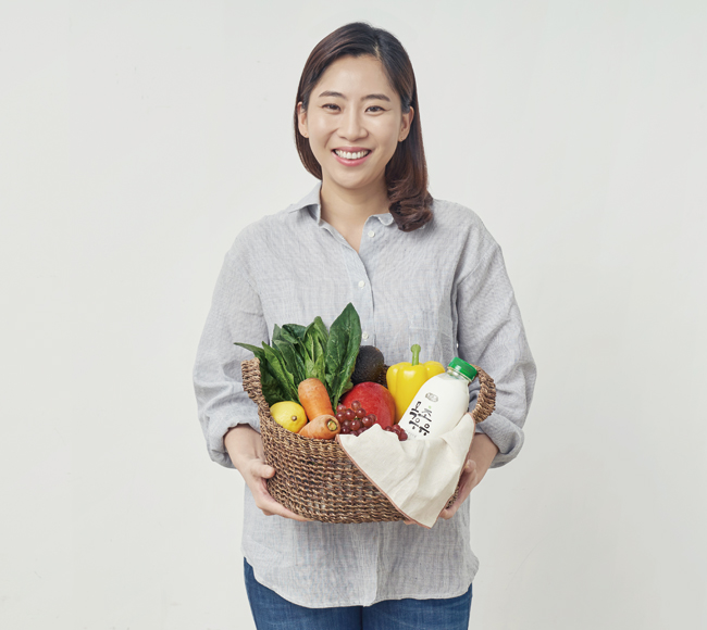 김슬아 미국 웰즐리 대학 정치학과, 골드만삭스 홍콩, 맥킨지 홍콩, 싱가포르 테마섹, 베인앤드컴퍼니 서울, 2015년 더파머스(서비스명 마켓컬리) 설립.