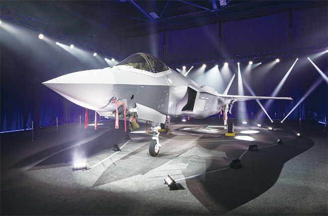 2018년 3월 28일 행사에 등장한 한국 공군용 ‘F-35A’ 전투기 1호기. 사진 록히드마틴