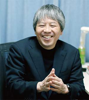 유노가미 다카시 교토대 대학원 공학박사, 히타치 제작소 반도체사업부 근무, ‘일본전자·반도체 대붕괴의 교훈’ 저자
