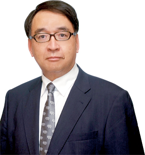 기우치 다카히데 와세다대 경제학과, 노무라증권 금융경제연구소 경제조사부장, 일본은행 정책위원회 심의위원