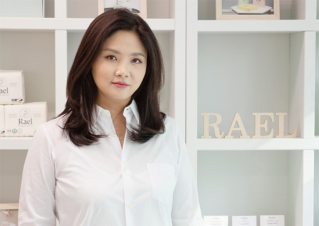 김지영 연세대 신문방송학과, 하버드대 MBA, 보스턴컨설팅, 야후코리아 M&A 전략 총괄, 삼성물산 패션 부문 상무