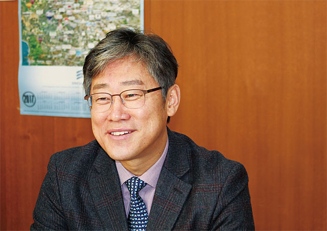 안기현 성균관대 공학박사, 현대전자 (현 SK하이닉스) 반도체연구소 연구원, 카이스트 나노종합기술원 연구원, 한국반도체연구조합 연구개발지원본부장 / 사진 정해용 기자