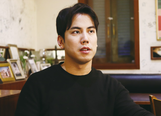 이진하 경기과학고, 도쿄대 전자공학, MIT 미디어랩 석사, 삼성전자 VD사업부 인터랙션 그룹장·수석연구원 / 4월 4일 서울 종로구의 한 카페에서 만난 이진하 스페이셜 공동 창업자 겸 CPO. 사진 이민아 기자