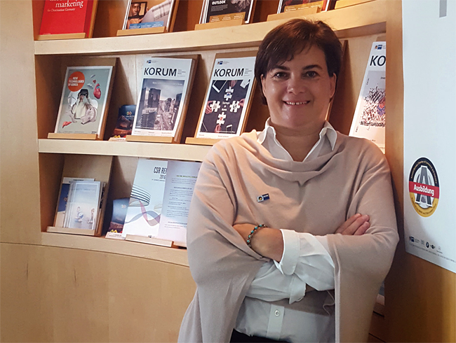 수잔네 뵈얼레(Susanne Wohrle) 독일 튀빙겐대 경영학 석사, BMW 뮌헨 본사 근무, 한독상공회의소 부대표 겸 ‘아우스빌둥’ 프로젝트 총괄이사