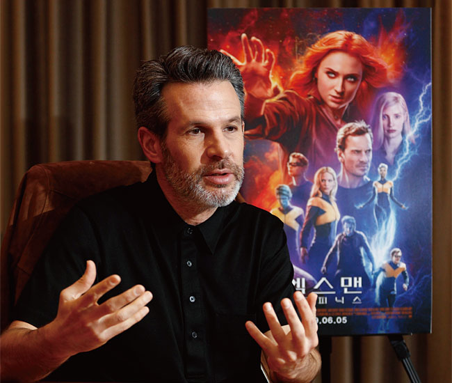 사이먼 킨버그(Simon Kinberg) 브라운대 영화·문학, 컬럼비아대 영화학 석사, ‘엑스맨’ 시리즈 각본·제작 / 5월 27일 서울 여의도 콘래드호텔에서 만난 사이먼 킨버그 감독. 사진 채승우 객원기자
