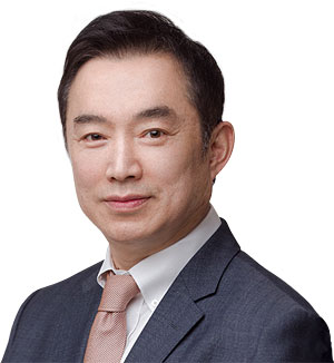 허윤 서울대 경제학과, 조지워싱턴대 경제학 박사, 세계은행 경제자문, 조지타운대 연구교수