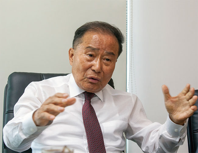 구자관 삼구아이앤씨 책임대표사원이 5일 인터뷰에서 베트남 진출 이유를 설명하고 있다. 사진 조인원 기자
