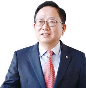 노충식 한국은행 경남본부장 / 사진 채승우 객원기자