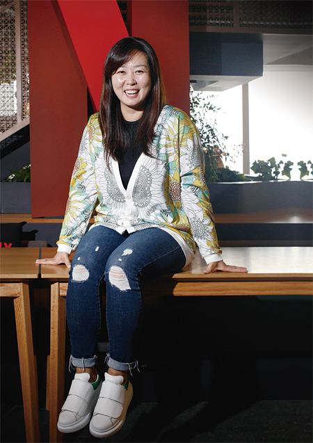 김민영 ESSEC 경영대학, 크리에이티브 리더스 그룹 에이트 프로듀서, CJ E&M 글로벌 사업 개발 시니어 매니저, 트위터 싱가포르 시니어 매니저 / 김민영 넷플릭스 한국 콘텐츠 총괄 디렉터는 넷플릭스의 콘텐츠 부문에 채용된 첫 한국인 직원이다. 사진 채승우 객원기자