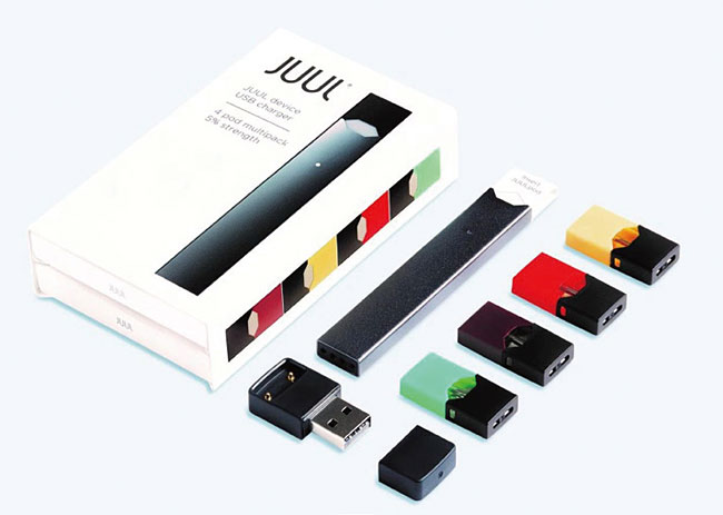 청소년 흡연율 급증으로 논란을 일으킨 액상형 전자담배 ‘쥴(JUUL)’ 키트. 사진 JUUL Labs