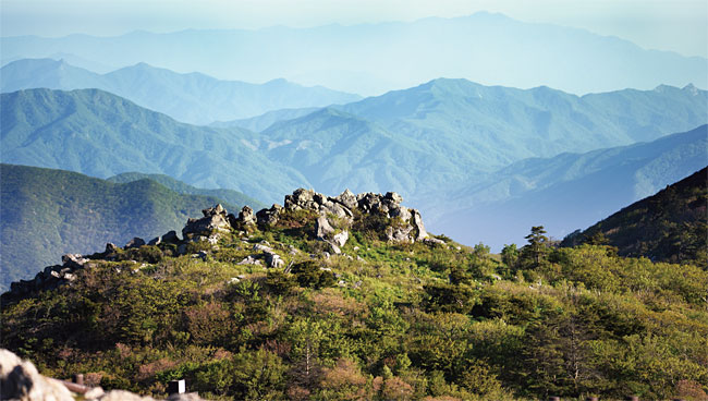 구천동 삼십삼경의 마지막, 덕유산 향적봉. 사진 이우석