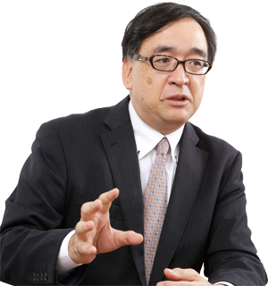 와세다대 경제학과, 노무라종합연구소 수석이코노미스트, 일본은행 정책위원회 심의위원