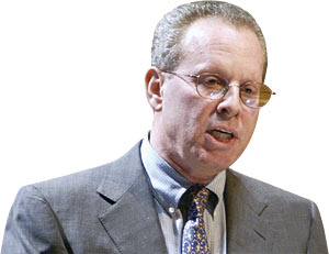 로버트 배로(Robert J. Barro) 하버드대 경제학과 교수, 미국경제연구소(NBER) 연구위원, 세계은행 자문역