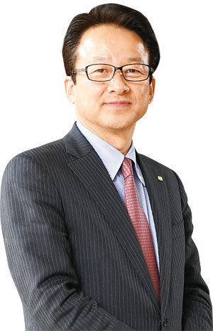 나카조 야스히코 메이카이대 부동산학부 학과장, 일본 부동산연구소 연구원, 영국 케임브리지대 객원연구원, 1급 건축사