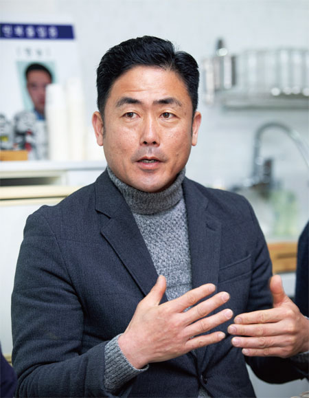 지성곤 농업협동조합 ‘파주로 1박2일’ 대표가 ‘이코노미조선’과 인터뷰하고 있다. 사진 파주로 1박2일
