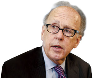 스티븐 S. 로치(Stephen S. Roach) 예일대 경영대학원 교수, 전 모건스탠리 아시아지역 회장, ‘불균형(Unbalanced)’의 저자