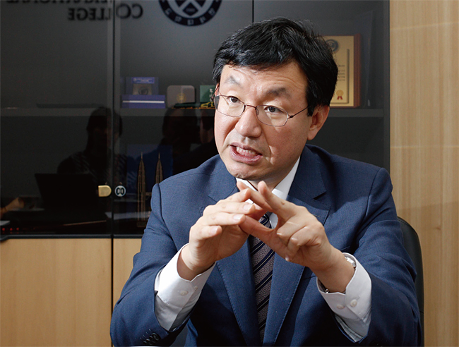 성태윤 하버드대 경제학 박사, 한국개발연구원(KDI) 금융경제팀 연구위원, 카이스트(KAIST) 경영대 교수, 한국금융학회 부회장 / 사진 채승우 객원기자