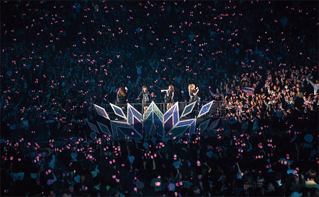 지난해 12월 5일 걸그룹 블랙핑크가 일본 도쿄돔에서 첫 콘서트를 진행했다. 사진 YG엔터테인먼트