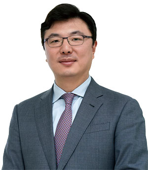 김영석 EY한영 파트너, 전 EY아시아·태평양 금융본부 PI 리더, 대통령 직속 국민경제자문회의 금융 디지털 자문, ‘수퍼플루이드 경영 전략(2019)’ 공저