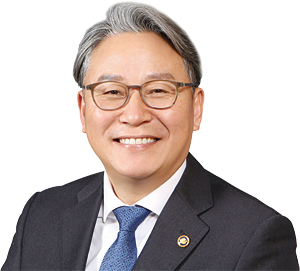 손명수 용산고, 고려대, 행시 33회, 국토교통부 철도국 국장, 항공정책실 실장, 교통물류실 실장, 기획조정실 실장