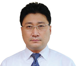서울대 건축학 석사, 대우건설 주택건축기술실 실장, 대우건설 상품개발팀장