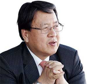 오정근 고려대 경제학 학·석사, 고려대 경제학과 교수, 한국경제연구원 초빙연구위원, 금융경제연구원 부원장, 건국대 금융IT학과 교수 / 사진 한국금융 ICT융합학회