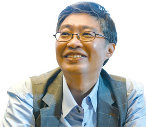 우석훈 연세대 경제학 학사, 프랑스 파리 제10대학 경제학 박사, 금융경제연구소 연구위원, 성공회대 외래 교수, 초록정치연대 정책실장, ‘88만원 세대’ 공동 저자 / 사진 내가 꿈꾸는 나라
