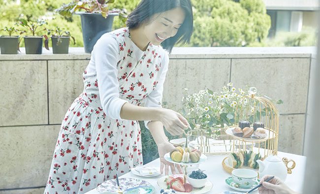 ‘부산행’ 속편인 블록버스터 좀비 영화 ‘반도’에서 여전사 ‘민정’ 역을 맡은 배우 이정현. 예능 프로그램 ‘신상출시-편스토랑’에 출연해 요리 실력을 선보이기도 했다. 평소 요리·청소·정리로 스트레스를 푼다. 사진 파인트리 엔터테인먼트