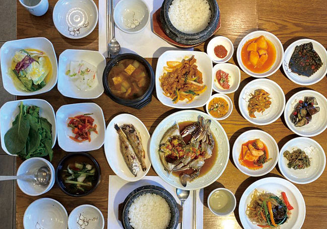 고미정의 간장게장정식. 사진 김하늘