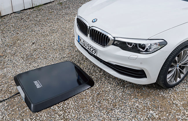 BMW가 2018년 미국과 유럽 등에 설치한 플러그인하이브리드(PHEV) 무선충전 시스템은 3시간 30분이면 9.2㎾ 배터리를 100%까지 충전할 수 있다. 사진 BMW