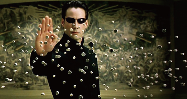 매트릭스(The Matrix·1999) “마지막 기회야. 다시는 돌이킬 수 없어. 파란 약을 삼키면 이야기는 끝나. 침대에서 일어나 믿고 싶은 것을 믿으면 돼. 빨간 약을 삼키면 이상한 나라에 머물게 될 거야. 토끼 굴이 얼마나 깊은지 보여줄게.”