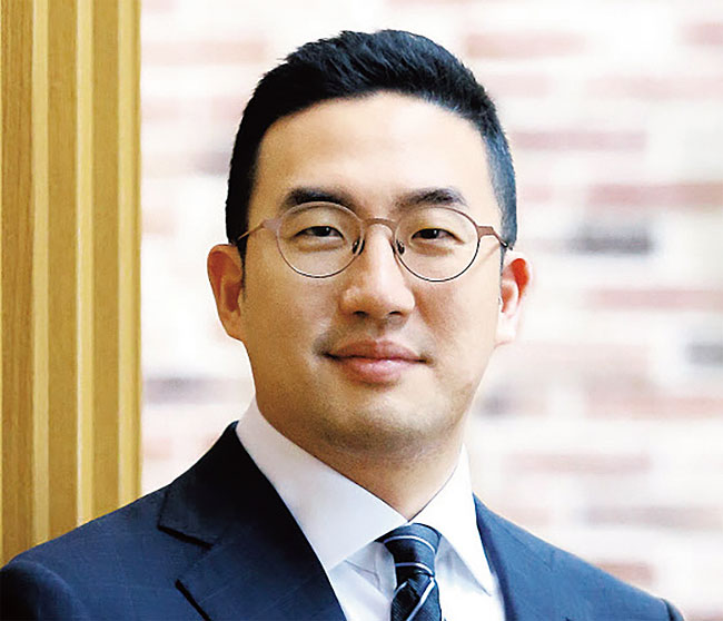구광모 LG그룹 회장이 2021년 경영 목표로 민첩한 조직 운영과 소비자 중심의 질적 성장을 제시했다. 사진 연합뉴스