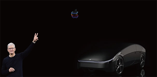 왼쪽부터 팀 쿡 애플 CEO와 애플의 자율주행 전기차 예상 이미지. 사진 블룸버그·콘셉트 크리에이터
