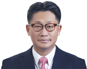 허욱 연세대 경영학·법학, 베이징대 법학 박사, 사법시험 43회, 사법연수원 33기, 전 법무법인 율촌 상하이 대표처 대표