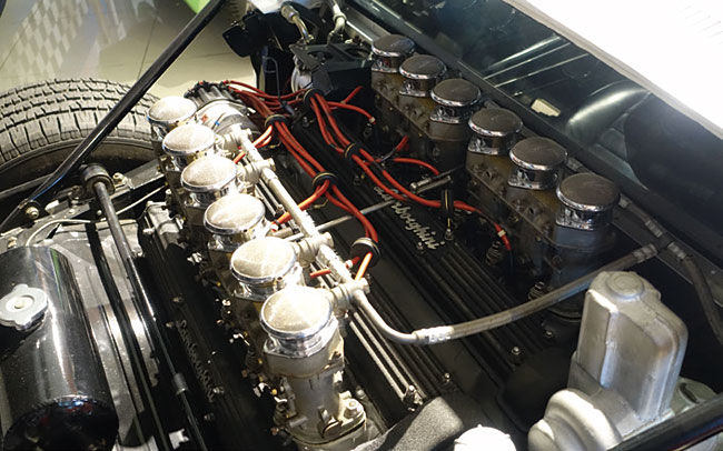 마르첼로 간디니가 디자인한 람보르기니 ‘미우라’의 엔진룸. 사진 황욱익