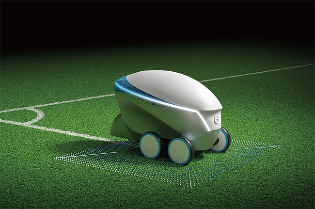 닛산이 2018년 선보인 자율주행 로봇 ‘피치 R(Pitch-R)’은 축구장에 선을 그린다. 사진 닛산