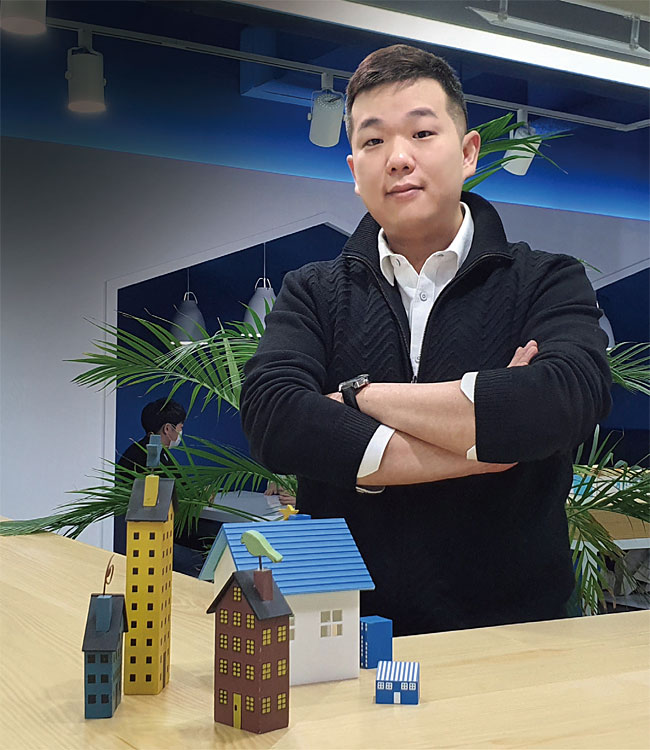 한유순 스테이션3 대표 일리노이주립대 철학과, 전 사이버메드 프로젝트 매니저, 전 게임하이(넥슨 GT) 해외사업팀 / 부동산 온·오프라인 연계 서비스(O2O) ‘다방’을 서비스하는 스테이션3의 한유순 대표는 올해 전자계약을 활성화하겠다고 말했다. 사진 스테이션3