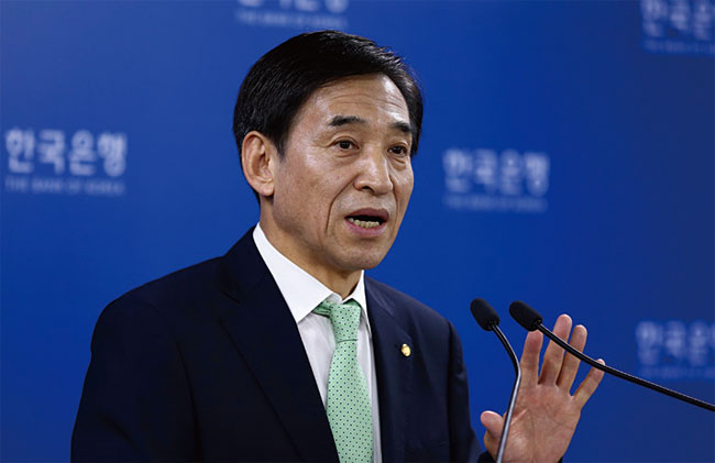 이주열 한국은행 총재는 3월 24일 “올해 경제 성장률이 애당초 전망한 3%보다 높아질 것으로 예상한다”고 밝혔다. 사진 연합뉴스
