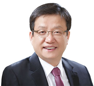 이성엽 고려대 기술경영전문대학원 교수 고려대 법학 학사, 미국 미네소타대 법학 석사, 서울대 법학 박사, 현 한국데이터법정책학회 회장