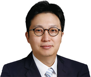 박재우 법무법인 율촌 변호사 고려대 경제학 학사, 미 듀크대 법학대학원 연수, 사법시험 42회, 사법연수원 32기, 전 서울지방노동위원회 심판담당 공익위원