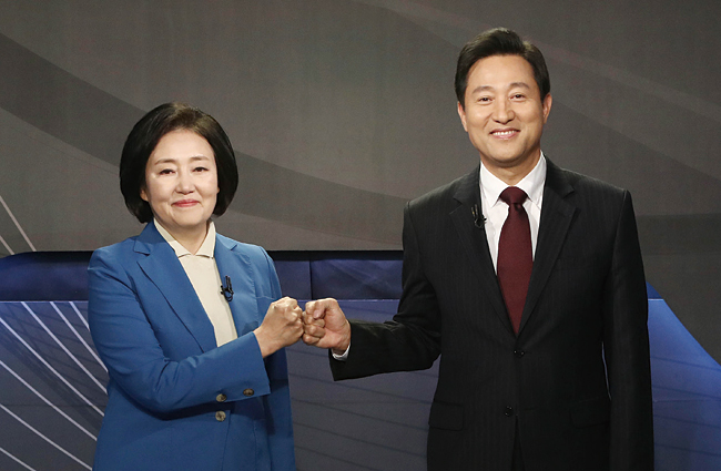 오세훈(오른쪽) 서울시장은 지난 4월 7일 진행된 서울시장 재보궐선거에서 57.5%를 득표하며 박영선 더불어민주당 후보(39.2%)를 이겼다. 사진 연합뉴스