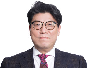 황부영 브랜다임앤파트너즈 대표 컨설턴트 전 제일기획 마케팅연구소 브랜드팀장, 전 넷밸류코리아 한국지사장, 현 아시아 브랜드 프라이즈(ABP) 심사위원, ‘마케터의 생각법’ ‘레인메이커’ 저자
