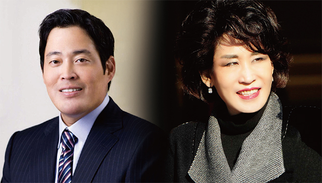 정용진(왼쪽) 신세계그룹 부회장과 정유경 신세계그룹 백화점부문 총괄사장. 사진 신세계그룹