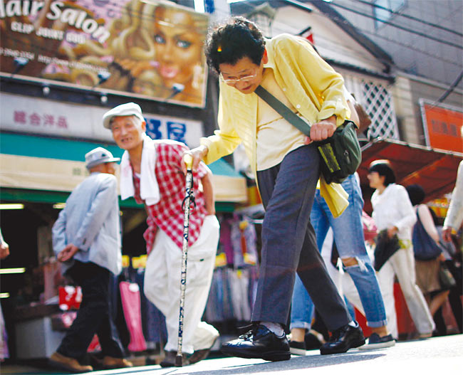 일본은 절대 인구가 급감하고, 고령자가 급증하고 있다. 사진 조선일보 DB