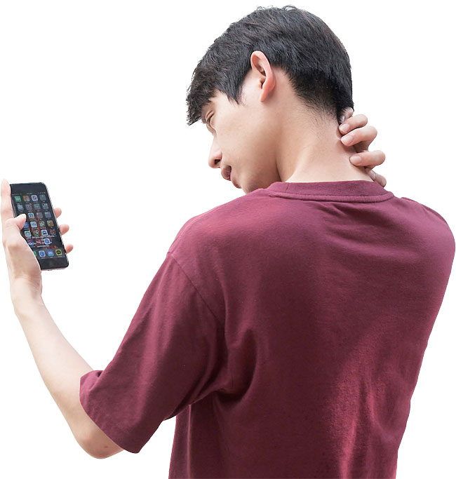 컴퓨터, 스마트폰을 사용하는 시간이 늘면서 척추 건강에 문제가 생기는 사람이 많아지고 있다. 사진 조선일보 DB