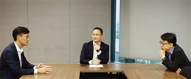 왼쪽부터 이한영 DS자산운용 주식운용1본부장, 이경수 메리츠증권 리서치센터장, 최준철 VIP자산운용 공동대표. 채승우 객원기자