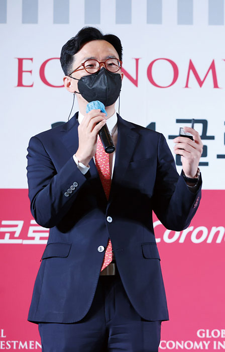 조선비즈가 10월 29일 주최한 ‘2021 글로벌 경제·투자 포럼’에서 이철민 VIG파트너스 대표가 강연하고 있다. 사진 조선비즈 DB
