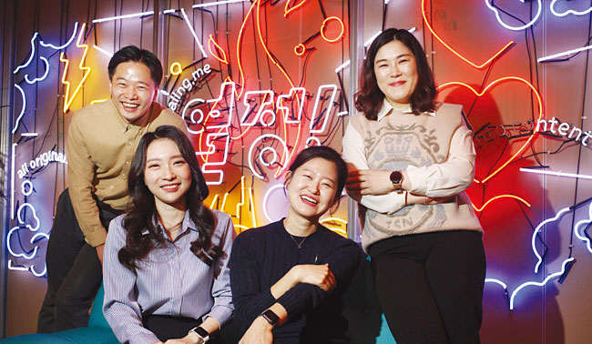 왼쪽부터 윤진호 현 글로벌 미디어 엔터테인먼트 회사 마케팅팀, 전 CJ ENM 콘텐츠 마케팅팀, 전 tvN 채널 마케팅팀/신가영 현 서울대 경영정보전공 경영대학원 석사과정, 전 카카오 재무기획실, 전 SK플래닛 뉴커머스플랫폼팀, 전 KT 스마트로 법인영업팀/유진희 현 교육기업 전략기획실 전략기획팀장, 전 요기요 교육기획팀, 전 ING생명 COE부서/송경이 현 공기업 자회사 컨택센터 센터장, 전 요기요 교육컨설팅팀, 전 한국 코퍼레이션 QAA, 전 KTcs QAA / 사진 채승우 객원기자