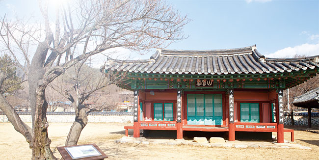 남명 조식이 여생을 보낸 산천재. 사진 최갑수