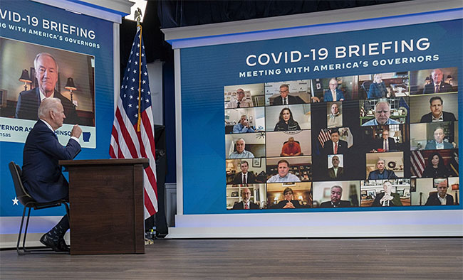 조 바이든 미국 대통령이 각료들과 화상회의를 하고 있다. 사진 블룸버그